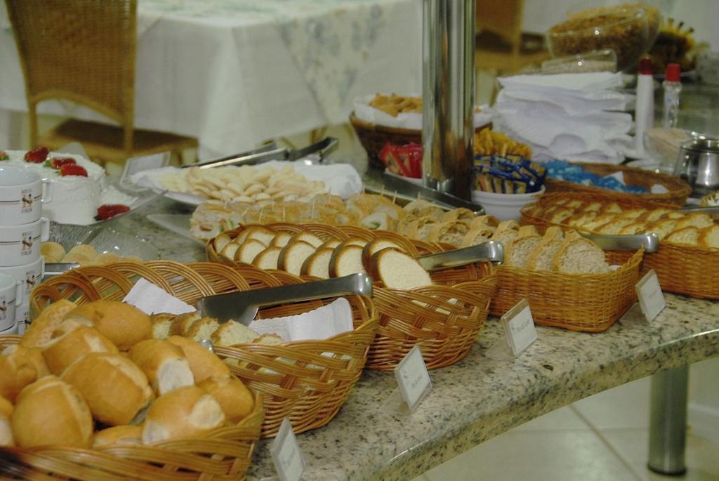 Hotel Italia Balneário Camboriú Екстериор снимка